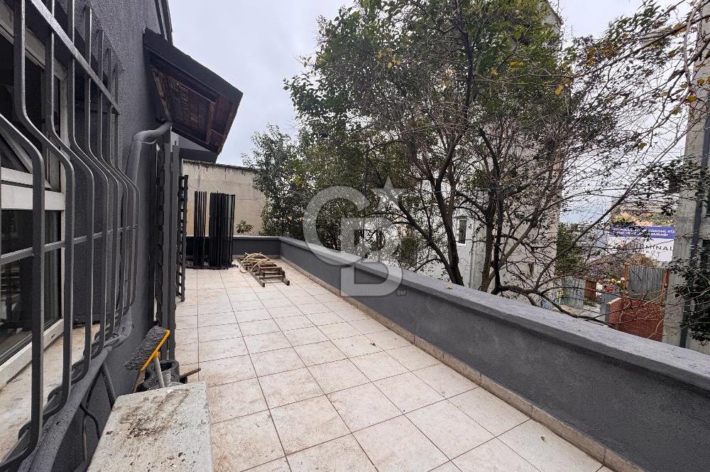 Cihangir’de Galataport’a Komşu Teraslı Ofis&Yaşam İçin İdeal 2+1 Kiralık Daire 