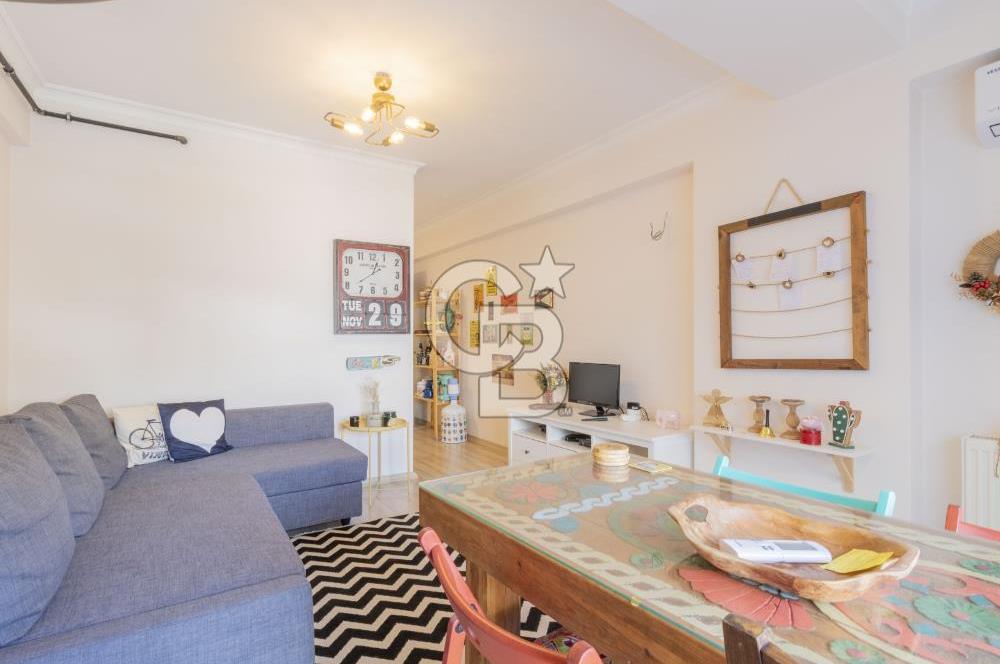 Karşıyaka'da Çarşı İçinde Yeni Binada Kiralık 2+1 Eşyalı Daire