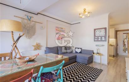Karşıyaka'da Çarşı İçinde Yeni Binada Kiralık 2+1 Eşyalı Daire