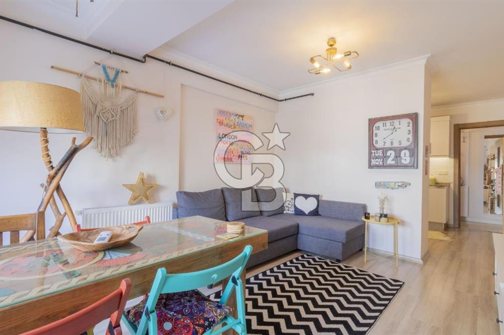 Karşıyaka'da Çarşı İçinde Yeni Binada Kiralık 2+1 Eşyalı Daire