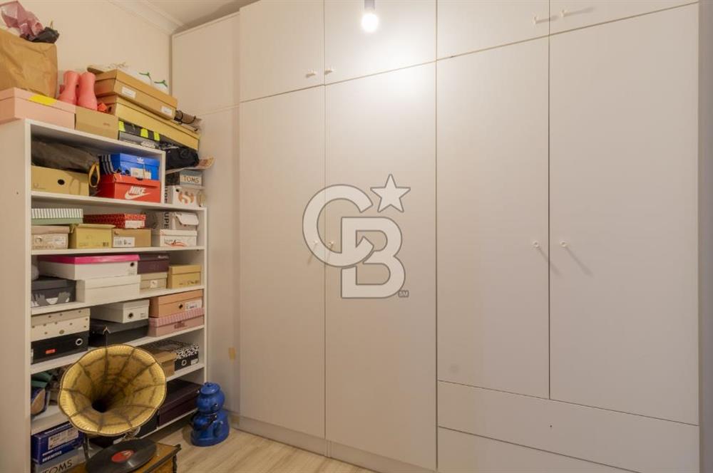Karşıyaka'da Çarşı İçinde Yeni Binada Kiralık 2+1 Eşyalı Daire