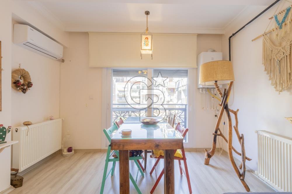 Karşıyaka'da Çarşı İçinde Yeni Binada Kiralık 2+1 Eşyalı Daire