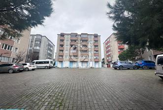 DİLİSKELESİ'NDE HUKUKÇULAR SİTESİNDE,CADDE ÜZERİ, YHT YAKINI 2+1 - 5 - 333090