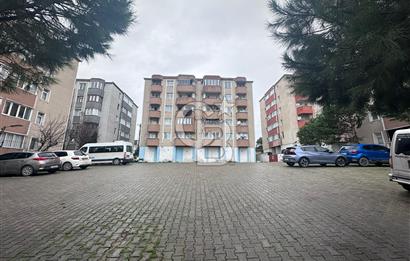 DİLİSKELESİ'NDE HUKUKÇULAR SİTESİNDE,CADDE ÜZERİ, YHT YAKINI 2+1