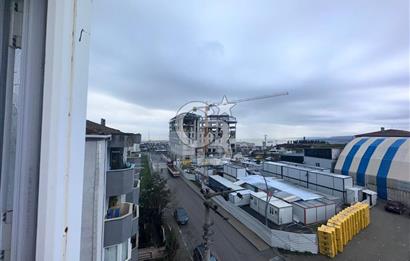 DİLİSKELESİ'NDE HUKUKÇULAR SİTESİNDE,CADDE ÜZERİ, YHT YAKINI 2+1