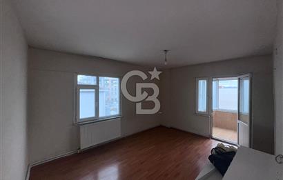 DİLİSKELESİ'NDE HUKUKÇULAR SİTESİNDE,CADDE ÜZERİ, YHT YAKINI 2+1