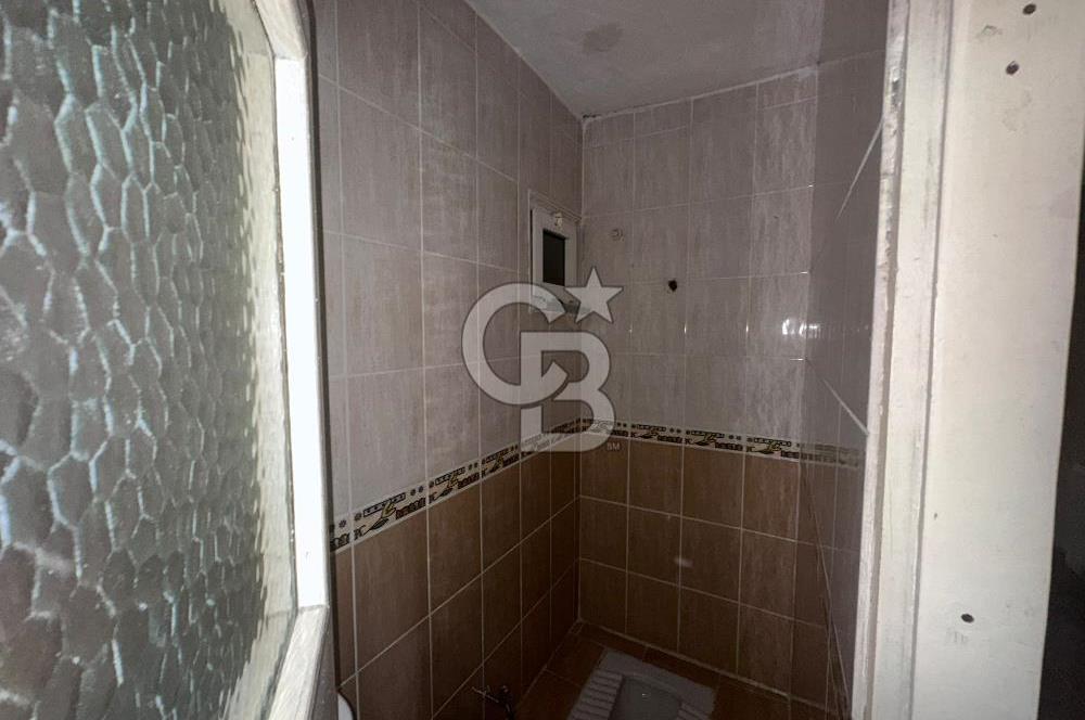 DİLİSKELESİ'NDE HUKUKÇULAR SİTESİNDE,CADDE ÜZERİ, YHT YAKINI 2+1