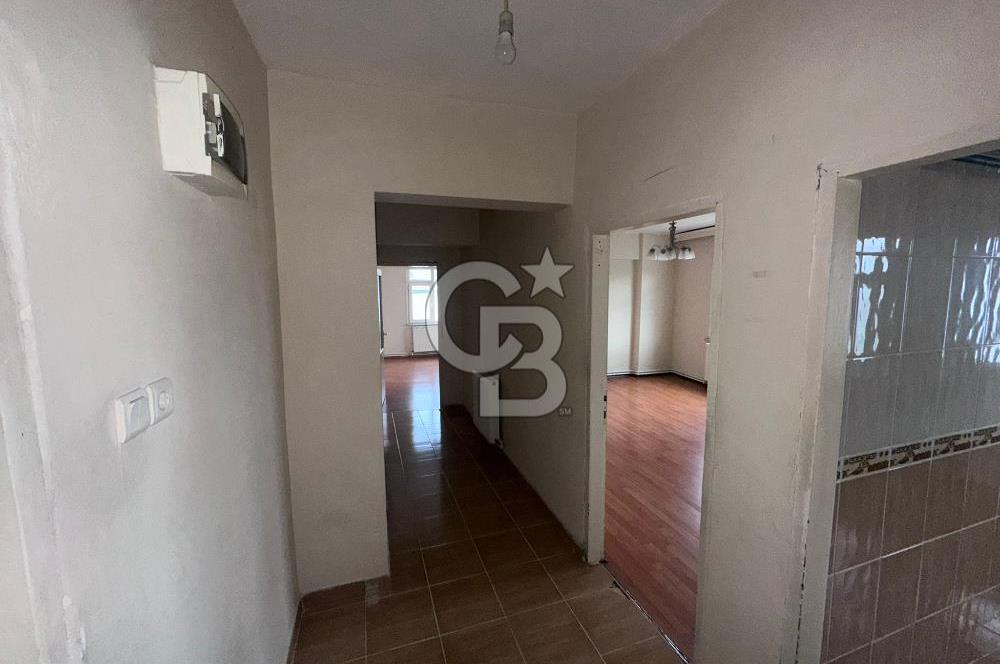 DİLİSKELESİ'NDE HUKUKÇULAR SİTESİNDE,CADDE ÜZERİ, YHT YAKINI 2+1