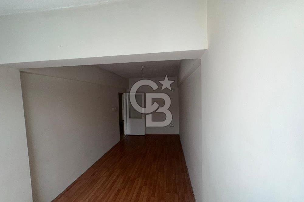 DİLİSKELESİ'NDE HUKUKÇULAR SİTESİNDE,CADDE ÜZERİ, YHT YAKINI 2+1