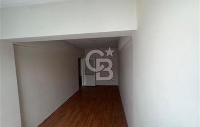 DİLİSKELESİ'NDE HUKUKÇULAR SİTESİNDE,CADDE ÜZERİ, YHT YAKINI 2+1