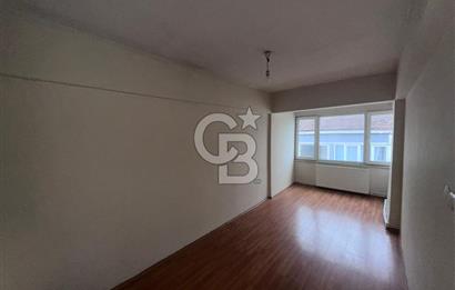 DİLİSKELESİ'NDE HUKUKÇULAR SİTESİNDE,CADDE ÜZERİ, YHT YAKINI 2+1