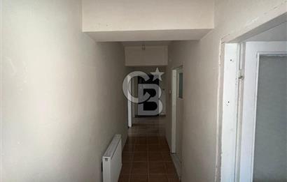 DİLİSKELESİ'NDE HUKUKÇULAR SİTESİNDE,CADDE ÜZERİ, YHT YAKINI 2+1