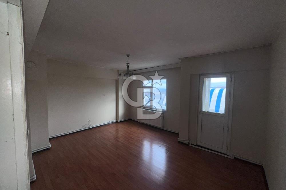 DİLİSKELESİ'NDE HUKUKÇULAR SİTESİNDE,CADDE ÜZERİ, YHT YAKINI 2+1