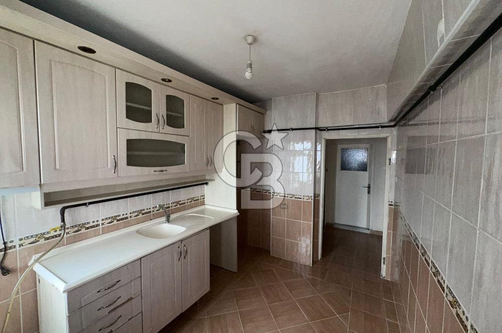 DİLİSKELESİ'NDE HUKUKÇULAR SİTESİNDE,CADDE ÜZERİ, YHT YAKINI 2+1