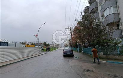 DİLİSKELESİ'NDE HUKUKÇULAR SİTESİNDE,CADDE ÜZERİ, YHT YAKINI 2+1