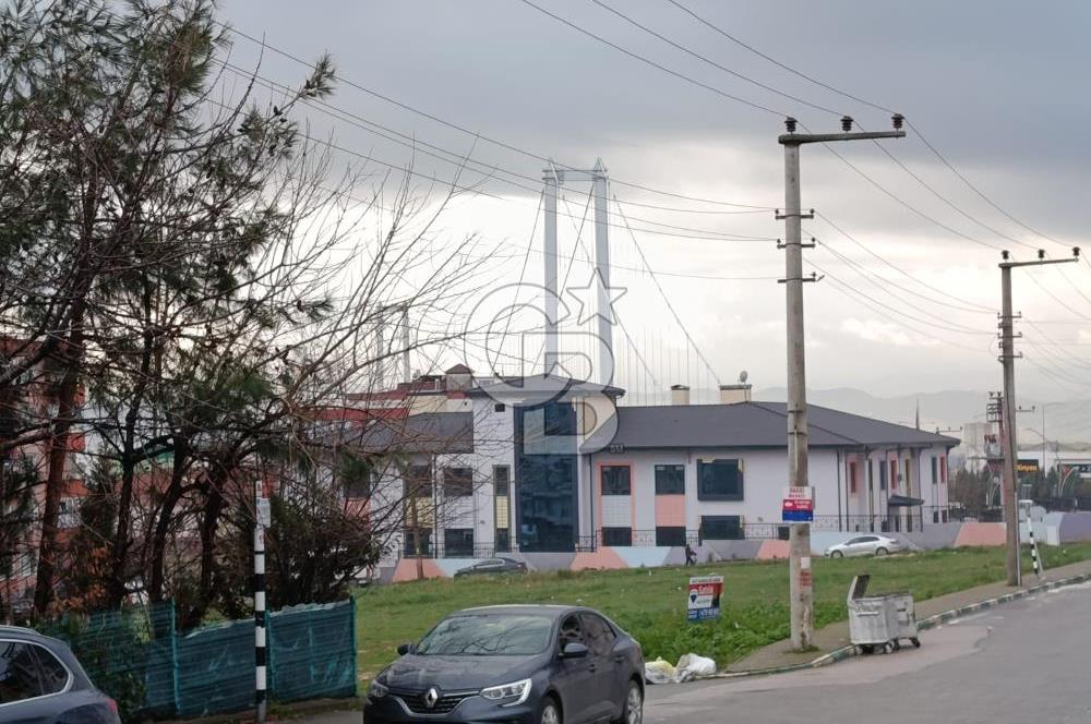 DİLİSKELESİ'NDE HUKUKÇULAR SİTESİNDE,CADDE ÜZERİ, YHT YAKINI 2+1