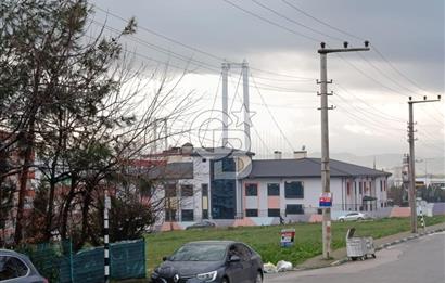 DİLİSKELESİ'NDE HUKUKÇULAR SİTESİNDE,CADDE ÜZERİ, YHT YAKINI 2+1