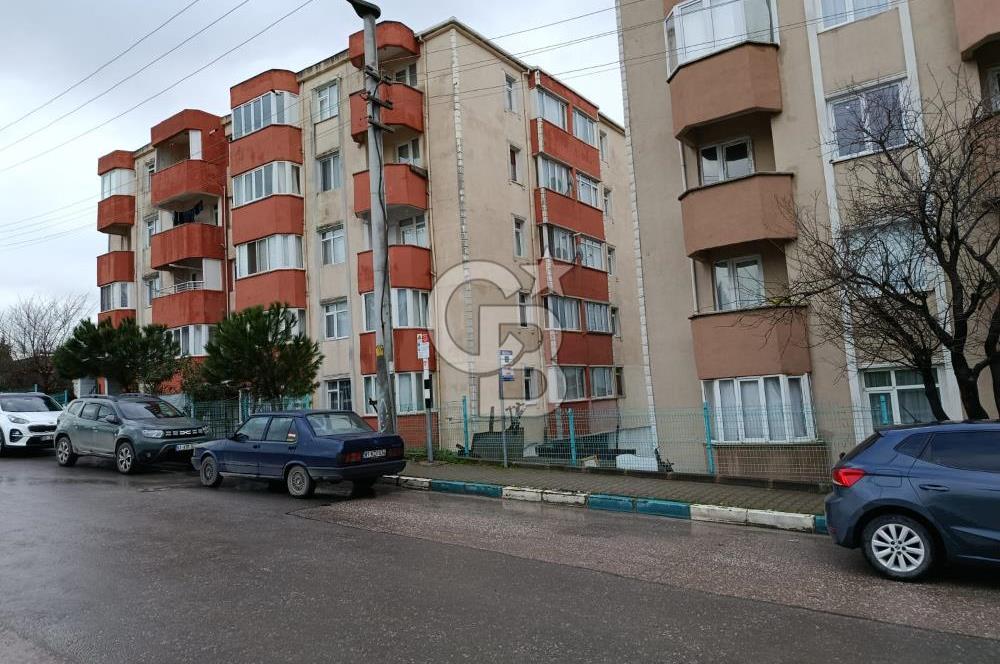 DİLİSKELESİ'NDE HUKUKÇULAR SİTESİNDE,CADDE ÜZERİ, YHT YAKINI 2+1