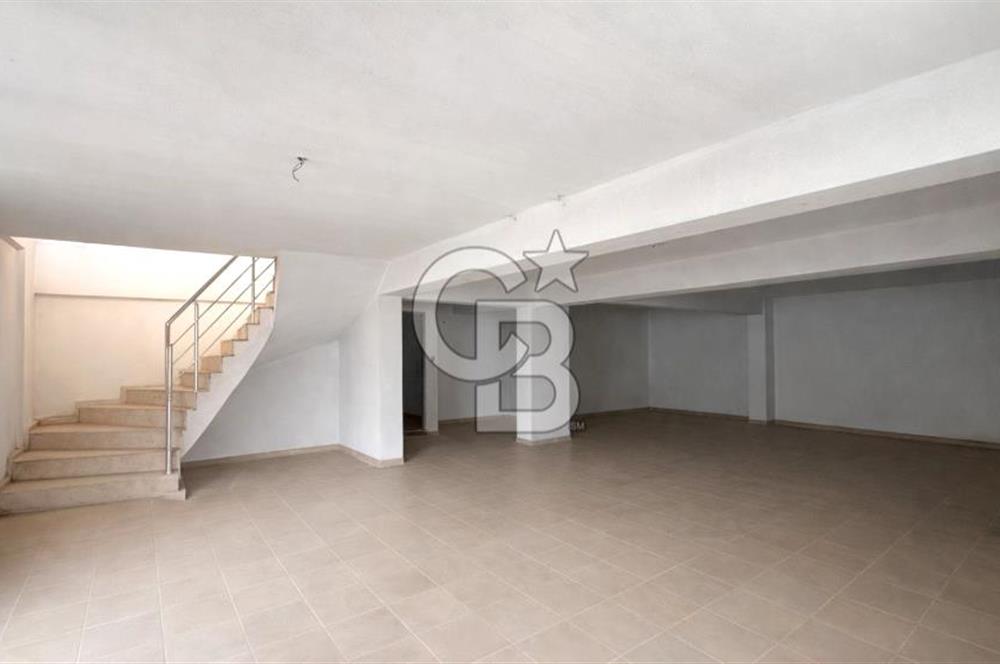 BAYRAKLI'DA SATILIK GENİŞ KULLANIM ALANLI KÖŞE DÜKKAN