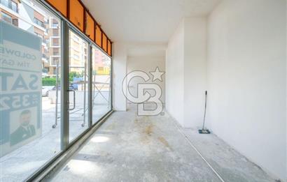 KADIKÖY ZİVERBEYDE CADDEYE 2.BİNADA 200 M2 SATILIK KÖŞE DÜKKAN