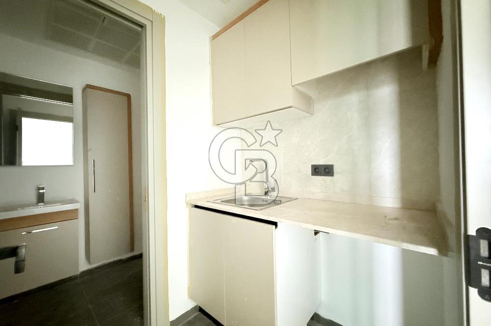 İZMİR'İN KALBİNDE BAYRAKLI 1923'DE SATILIK REZİDANS OFİS