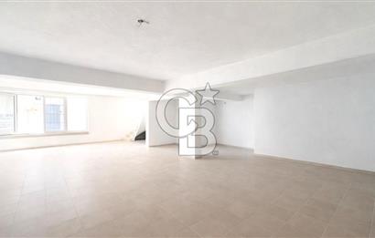 BAYRAKLI'DA SATILIK GENİŞ KULLANIM ALANLI KÖŞE DÜKKAN