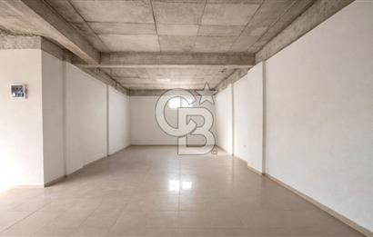 BAYRAKLI'DA SATILIK GENİŞ KULLANIM ALANLI KÖŞE DÜKKAN