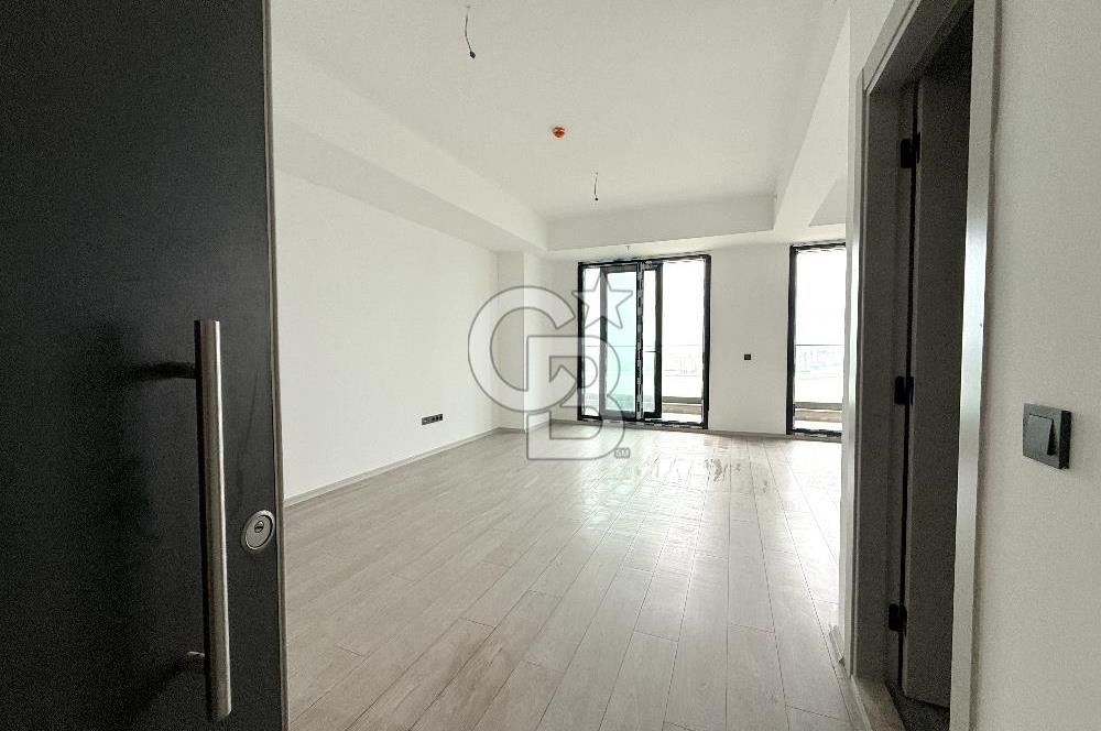 İZMİR'İN KALBİNDE BAYRAKLI 1923'DE SATILIK REZİDANS OFİS