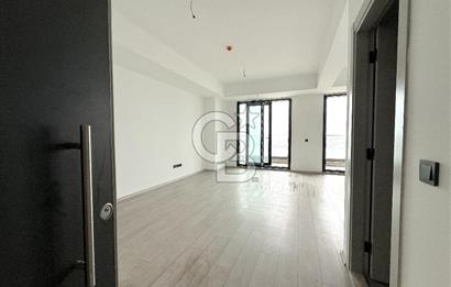 İZMİR'İN KALBİNDE BAYRAKLI 1923'DE SATILIK REZİDANS OFİS