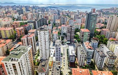 KADIKÖY ZİVERBEYDE CADDEYE 2.BİNADA 200 M2 SATILIK KÖŞE DÜKKAN