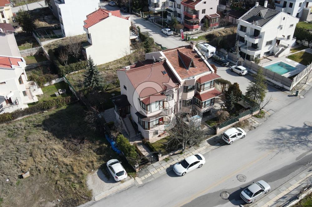 İLKO SİTESİNDE 4+2 275 M2 FERAH ŞÖMİNELİ SATILIK VİLLA