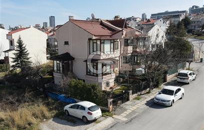 İLKO SİTESİNDE 4+2 275 M2 FERAH ŞÖMİNELİ SATILIK VİLLA