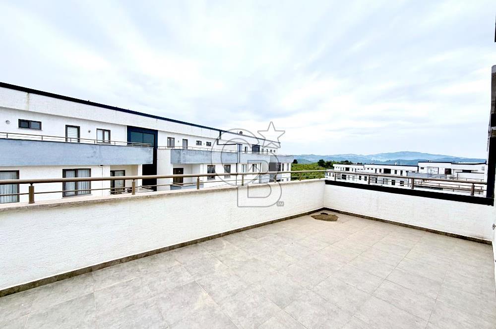 Burgaz'da Panoramik Deniz Manzaralı 5+1 Dubleks Daire