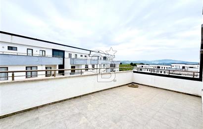 Burgaz'da Panoramik Deniz Manzaralı 5+1 Dubleks Daire