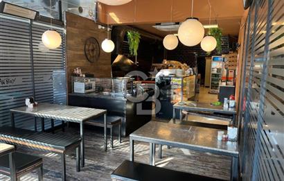 Balat Meydanı'nda Hazır Kiracılı Satılık Dükkan