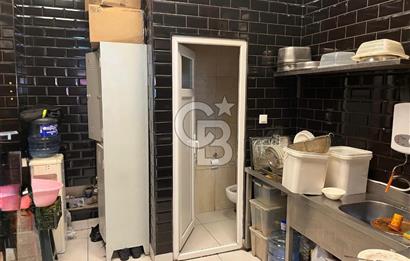 Balat Meydanı'nda Hazır Kiracılı Satılık Dükkan