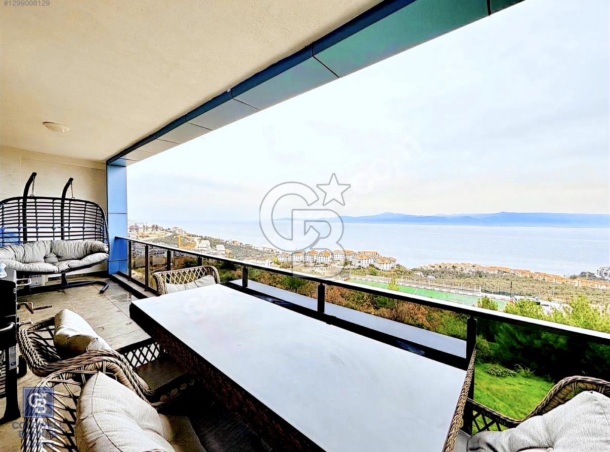 Burgaz'da Panoramik Deniz Manzaralı 5+1 Dubleks Daire