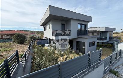 Çeşme’de Müstakil Havuzlu 6+2 Satılık Villa 