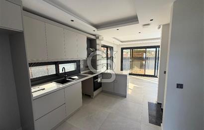 Çeşme’de Müstakil Havuzlu 6+2 Satılık Villa 