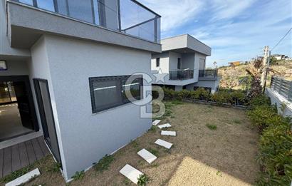 Çeşme’de Müstakil Havuzlu 6+2 Satılık Villa 