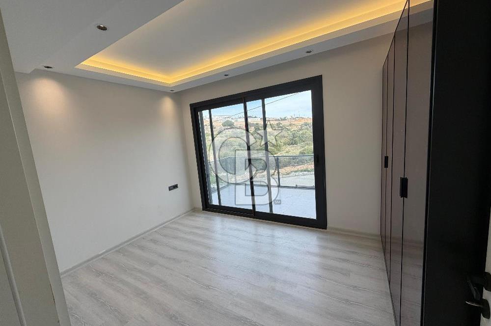 Çeşme’de Müstakil Havuzlu 6+2 Satılık Villa 