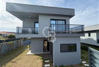 Çeşme’de Müstakil Havuzlu 6+2 Satılık Villa  - 3 - 333206