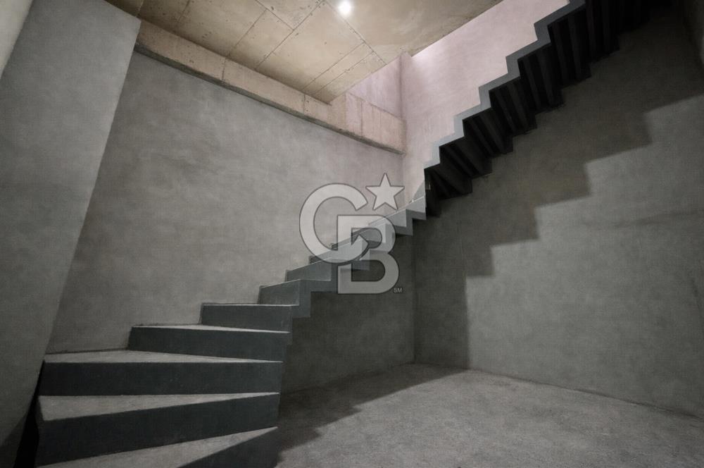 FENERYOLU BAĞDAT CD. 1.BİNA KONUMLU 172m² ÖN KULLANIMLI MAĞAZA