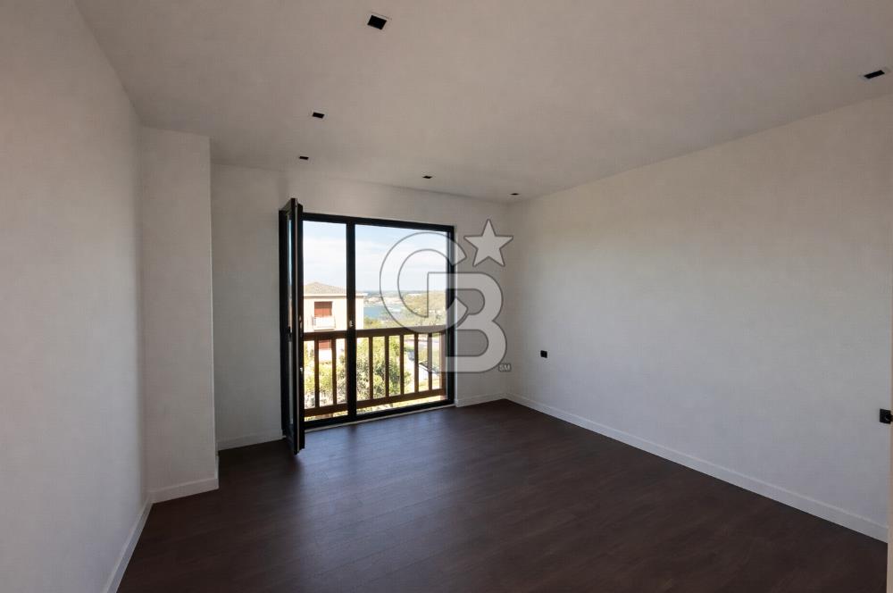 RİVA 1. BÖLGE | DENİZ MANZARALI | SIFIR | BAHÇELİ | MÜSTAKİL VİLLA