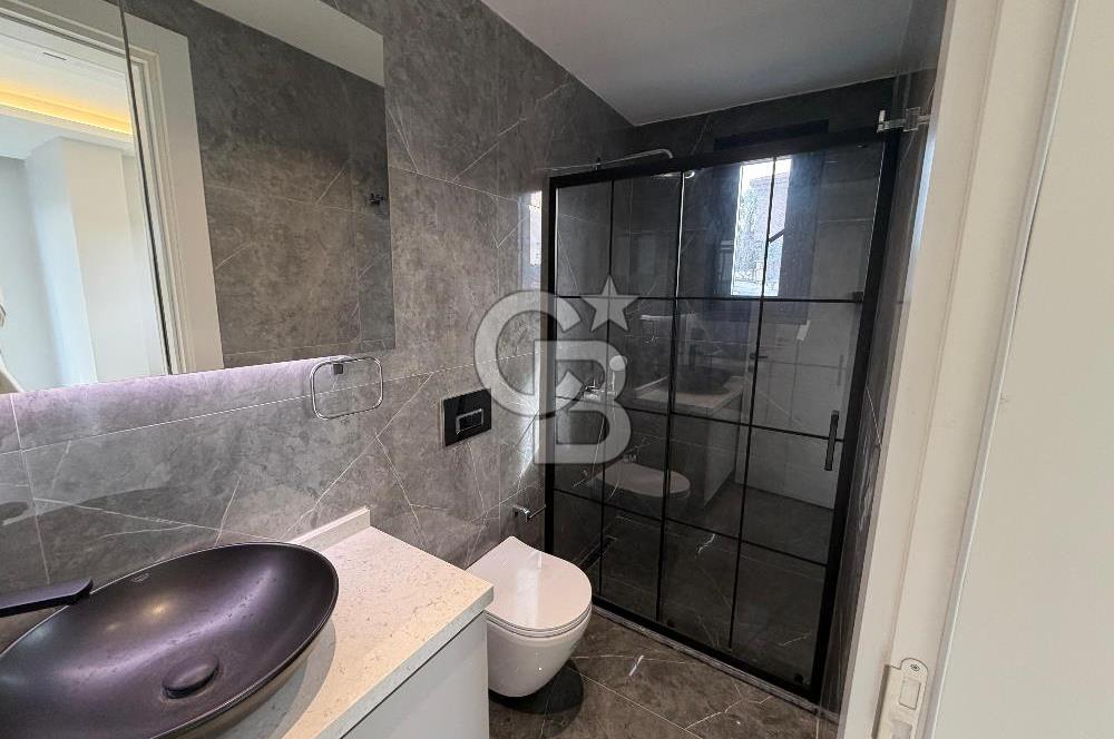 Çeşme’de Müstakil Havuzlu 6+2 Satılık Villa 