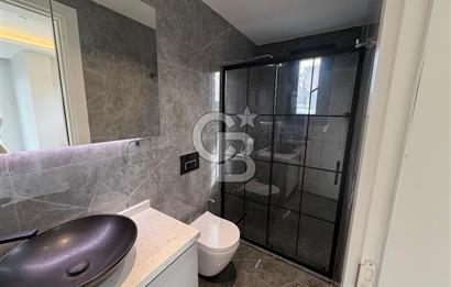 Çeşme’de Müstakil Havuzlu 6+2 Satılık Villa 