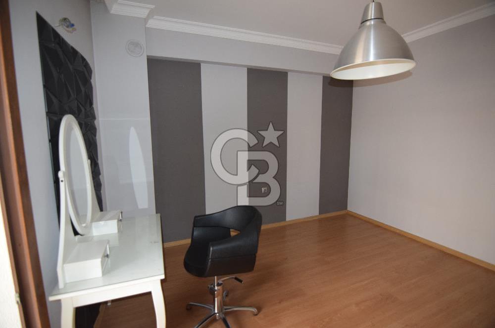 Karşıyaka Fikri Altay da Satılık Geniş 3+1 Daire