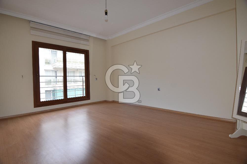 Karşıyaka Fikri Altay da Satılık Geniş 3+1 Daire