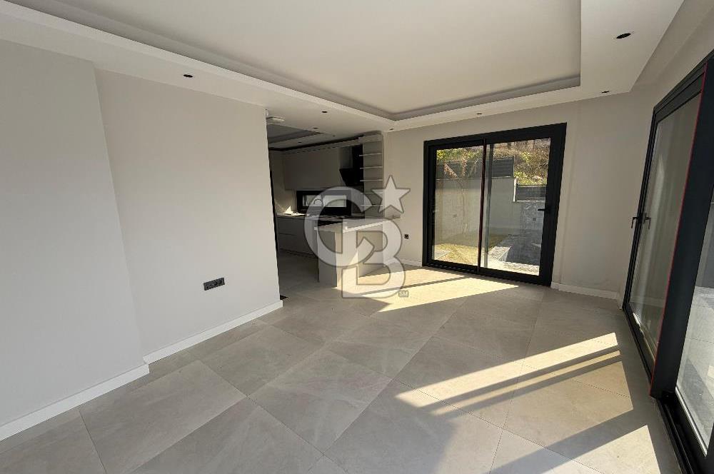 Çeşme’de Müstakil Havuzlu 6+2 Satılık Villa 