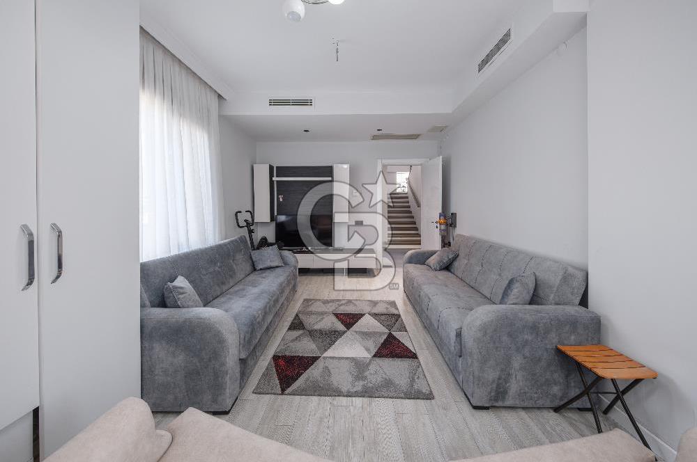 SASALI ÜÇ KONAKLAR SİTESİ’NDE HAVUZ CEPHELİ SATILIK 5+1 VİLLA